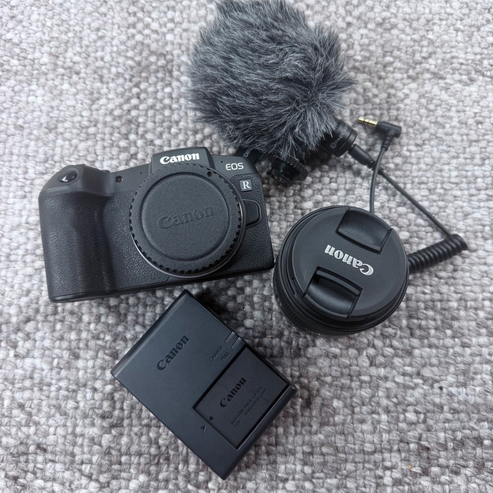 Canon EOS R8 Mirrorless Camera Kit Black RF 24-50mm IS STM Lens Mic 4 Batteries